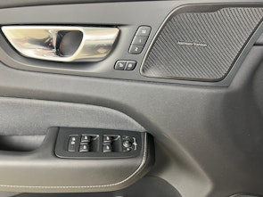 Vehicle image VOLVO XC60 2.0 T6 TE Plus Dark eAWD