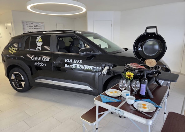 First vehicle image First vehicle image