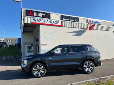 MITSUBISHI OUTLANDER 4