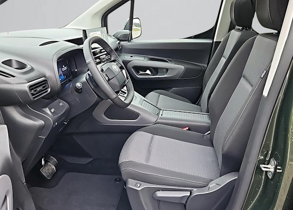 Vehicle image 8 Vehicle image 8