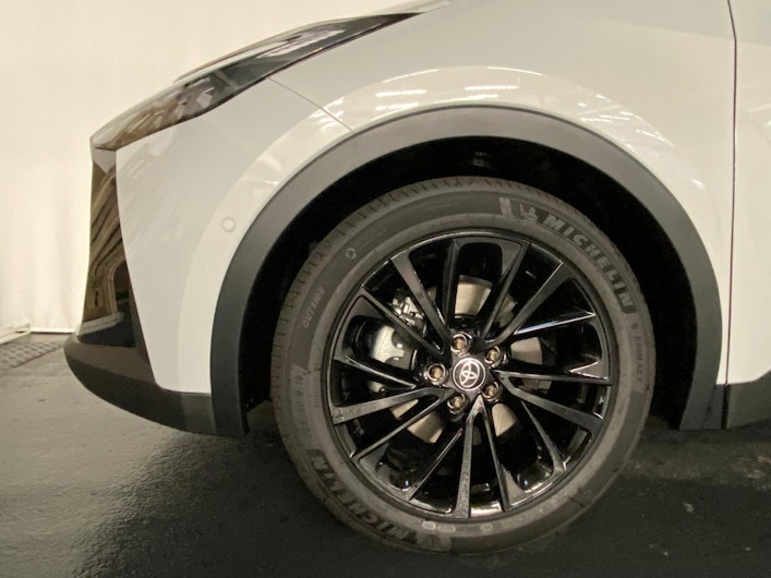 Vehicle image TOYOTA C-HR