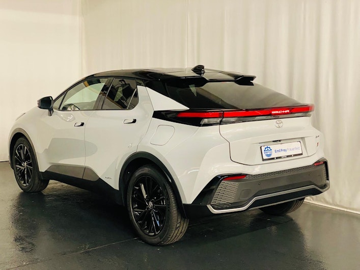 Vehicle image TOYOTA C-HR