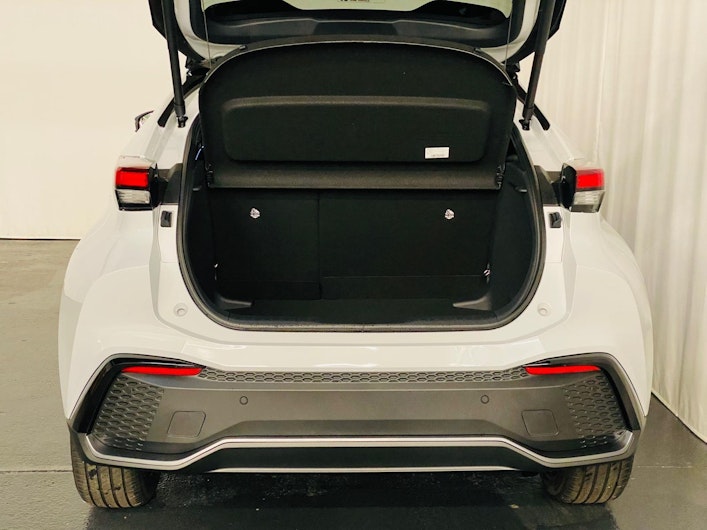 Vehicle image TOYOTA C-HR