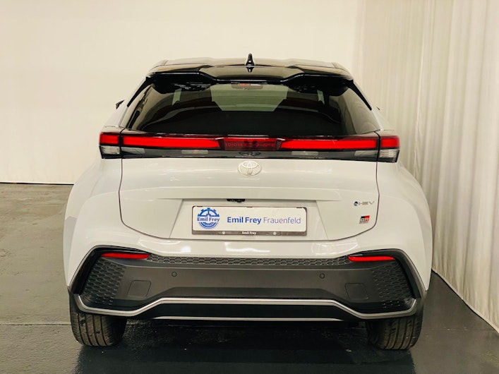 Vehicle image TOYOTA C-HR