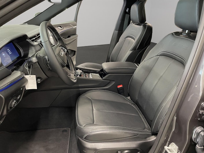 Vehicle image JEEP Grand Cherokee