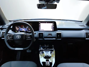 https://vehicle.imgix.net/3870835/f2d017e0-7b12-4dff-a3ed-a148547b5849.jpg