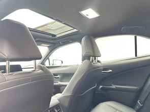 Vehicle image LEXUS UX 250h F-Line