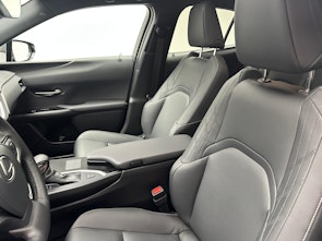 Vehicle image LEXUS UX 250h F-Line