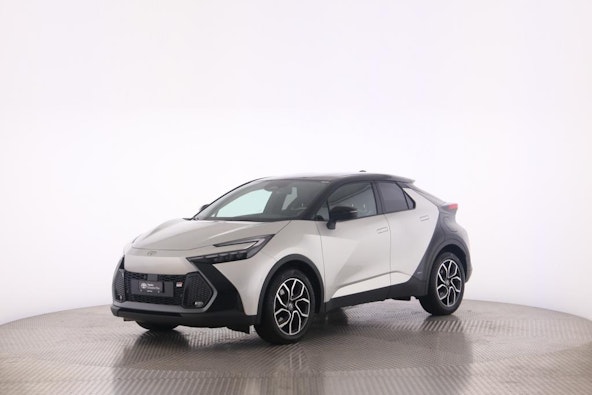 First vehicle image