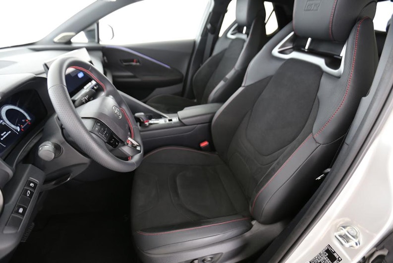 Vehicle image TOYOTA C-HR