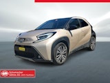 First vehicle image