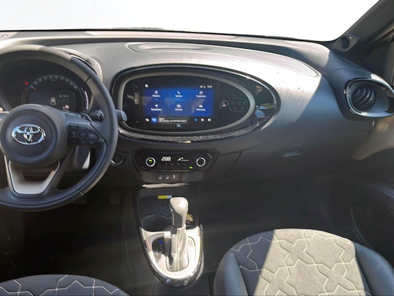Vehicle image 7