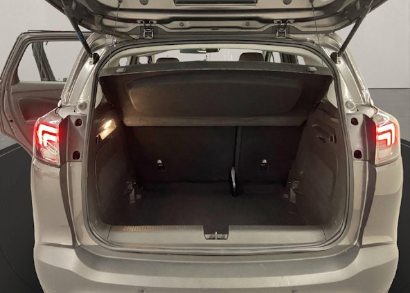 Vehicle image 13 Vehicle image 13