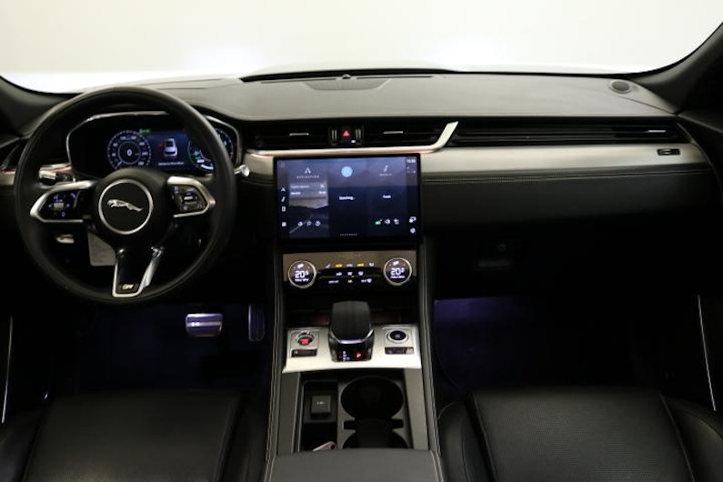 Vehicle image JAGUAR F-PACE