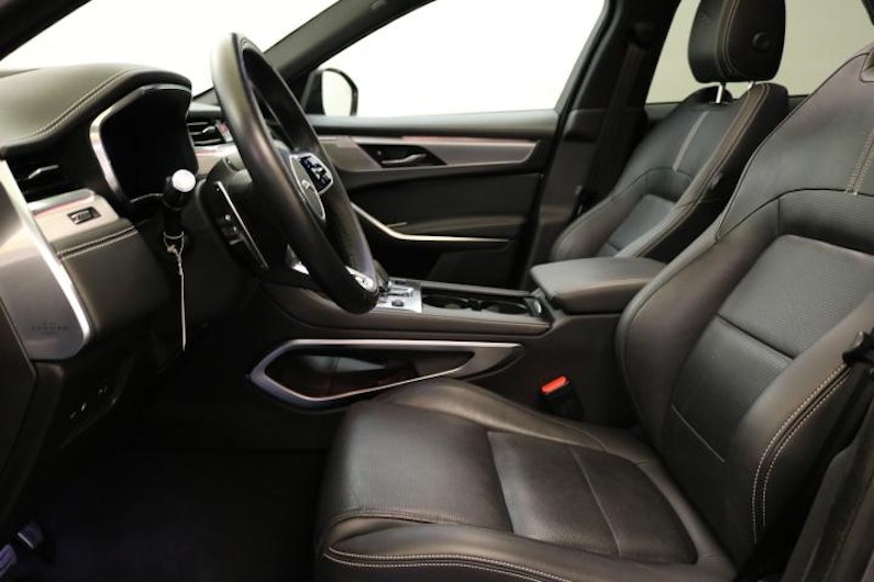 Vehicle image JAGUAR F-PACE