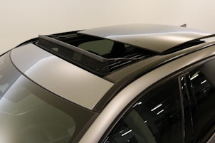 Vehicle image JAGUAR F-Pace 2.0 P400e R-Dynamic SE AWD