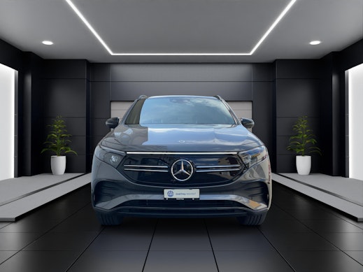MERCEDES-BENZ EQA 300 AMG Line 4matic 1