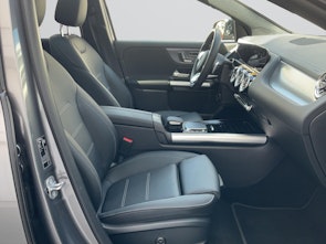 Vehicle image MERCEDES-BENZ EQA 300 AMG Line 4matic