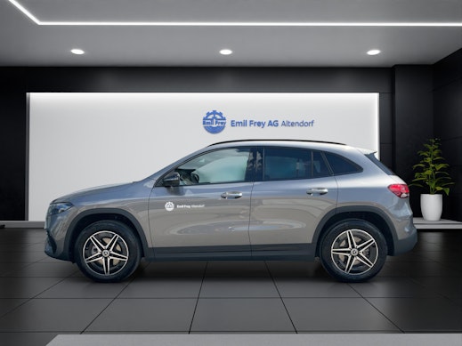 MERCEDES-BENZ EQA 300 AMG Line 4matic 2
