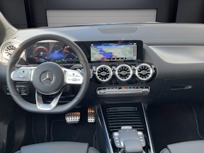 Vehicle image MERCEDES-BENZ EQA 300 AMG Line 4matic