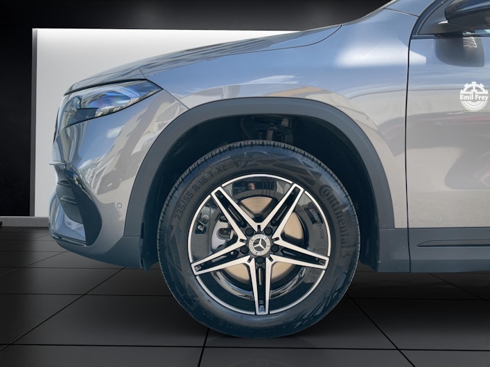 Vehicle image MERCEDES-BENZ EQA 300