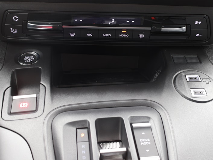 Vehicle image TOYOTA PROACE CITY VERSO