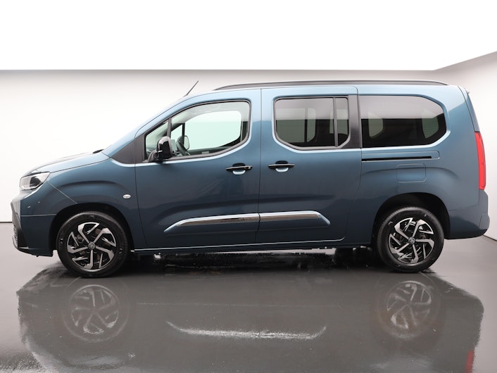 Vehicle image TOYOTA PROACE CITY VERSO