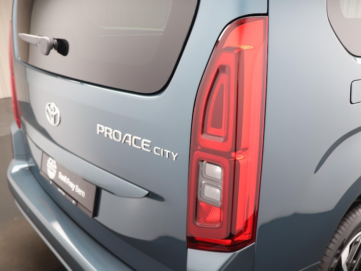 Vehicle image TOYOTA PROACE CITY VERSO