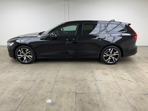 VOLVO V60 2.0 B4 Ultra Dark 2