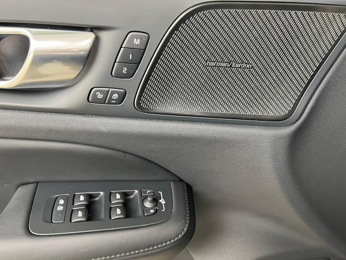 Vehicle image VOLVO V60