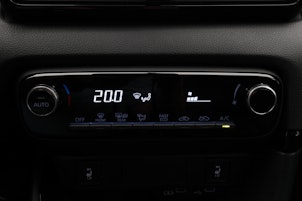 Vehicle image TOYOTA Yaris 1.5 VVT-i HSD Trend