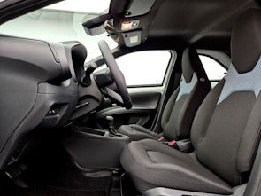 Vehicle image TOYOTA Aygo X 1.5 VVT-i HSD Comfort