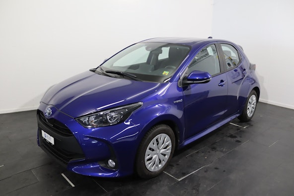 First vehicle image