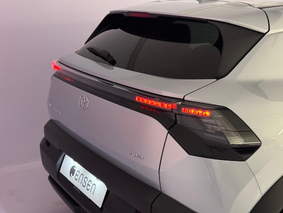 Vehicle image 16 Vehicle image 16