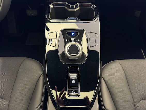 Vehicle image 13 Vehicle image 13