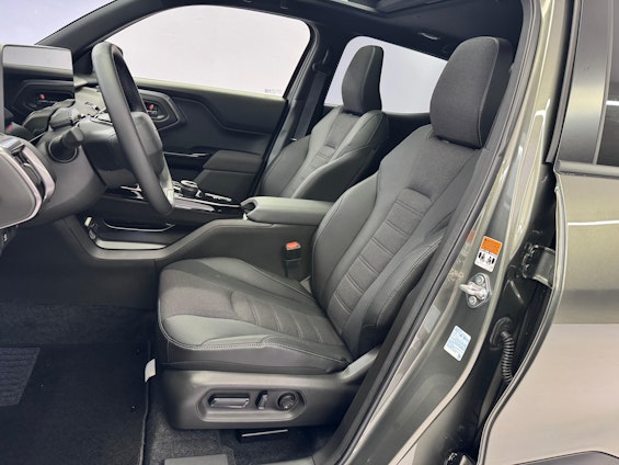 Vehicle image 8 Vehicle image 8