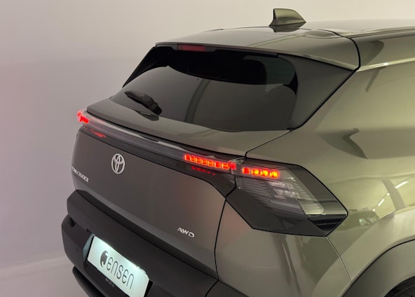 Vehicle image 16 Vehicle image 16