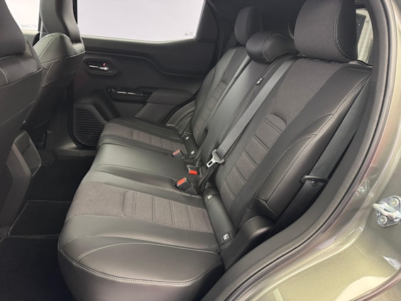 Vehicle image 9 Vehicle image 9