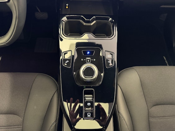 Vehicle image 13 Vehicle image 13