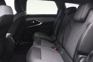 Vehicle image PEUGEOT 5008 1.2 Hybrid Allure Premium