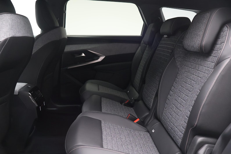 Vehicle image PEUGEOT 5008