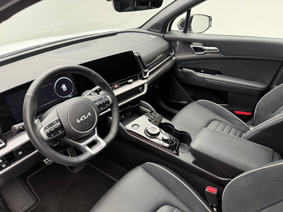 Vehicle image 4 Vehicle image 4