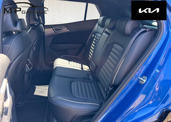 Vehicle image 14 Vehicle image 14