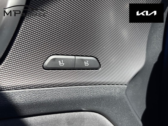 Vehicle image 12 Vehicle image 12