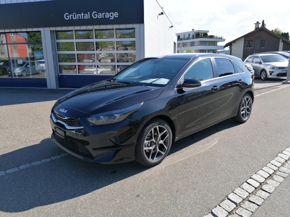 First vehicle image