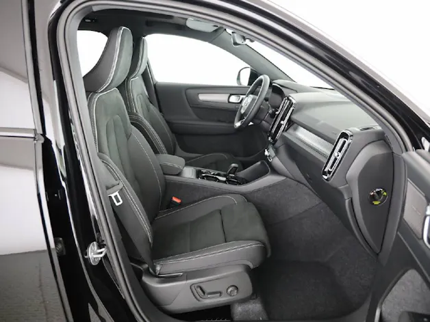 Volvo XC40 2.0 B4 MH Black Edition Ultra
