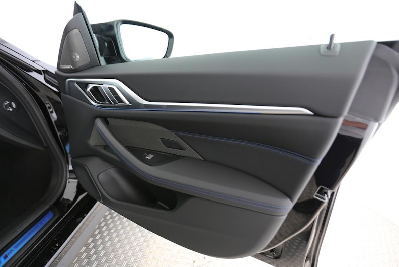 Vehicle image BMW i4