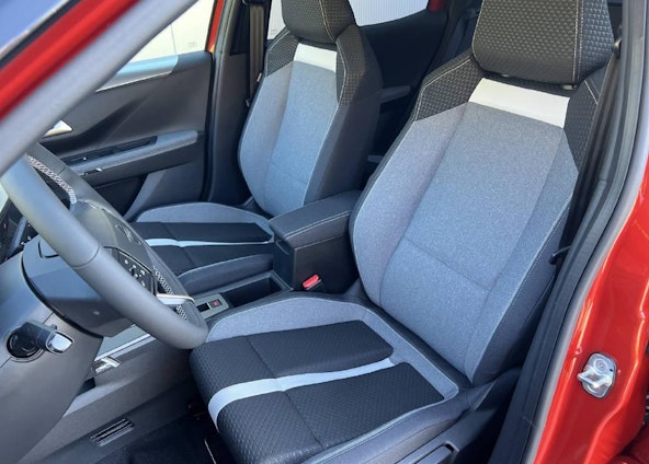 Vehicle image 9 Vehicle image 9