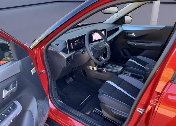 Vehicle image 5 Vehicle image 5