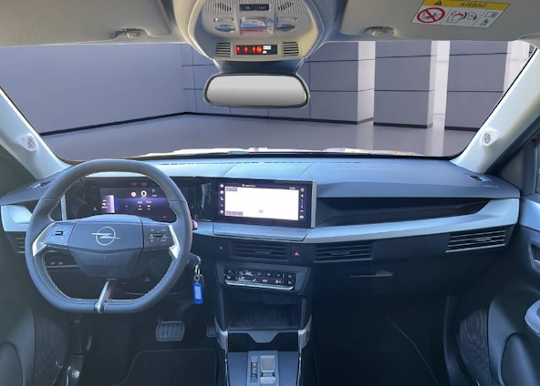 Vehicle image 4 Vehicle image 4